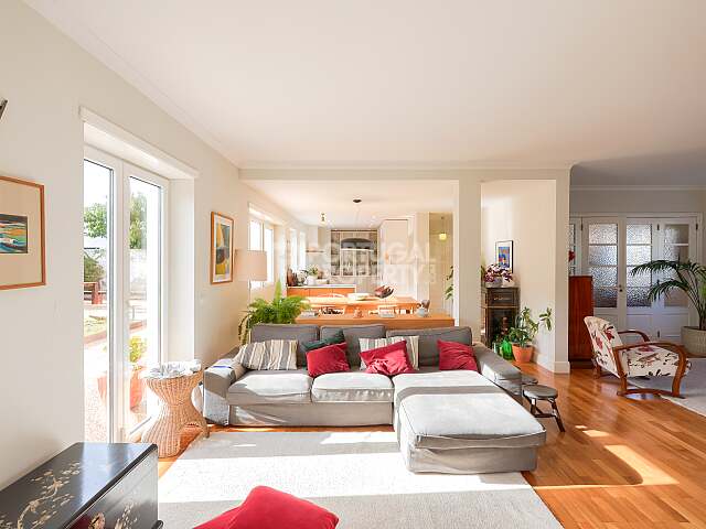 Bright Renovated 5-Bedroom Home in Central Aveiro