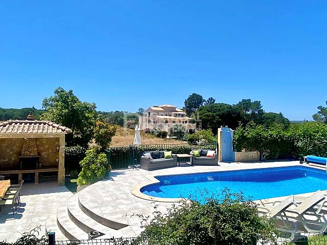 Großzügige Privatvilla mit beheiztem Pool in der Nähe des Vilamoura Marina und Golfplatzes