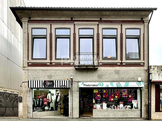 Fully renovated 3-bedroom house in Porto offering an investment opportunity