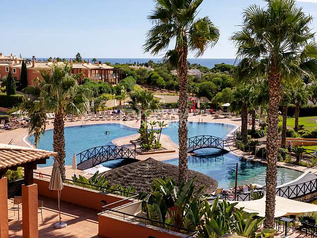 Роскошный люкс с одной спальней с видом на море и бассейн — 5-звёздочный курорт в Карвоэйру