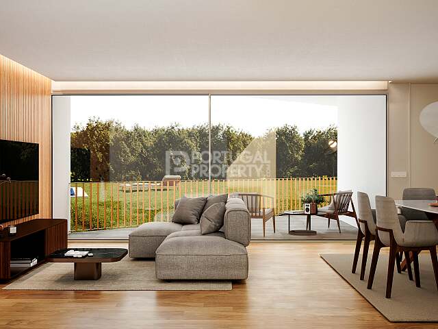 宽敞的三居室公寓，配备大型阳台和高端设施