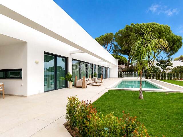 Moderne und luxuriöse Einfamilienvilla in Vilamoura.