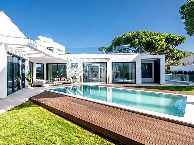 Neue Villa mit drei Schlafzimmern in Vilamoura