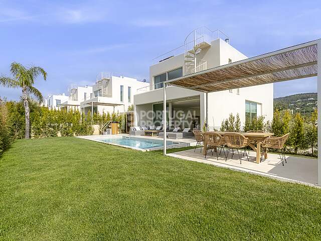 Brand New 3 Bed Villa In Santa Barbara With Sea Views