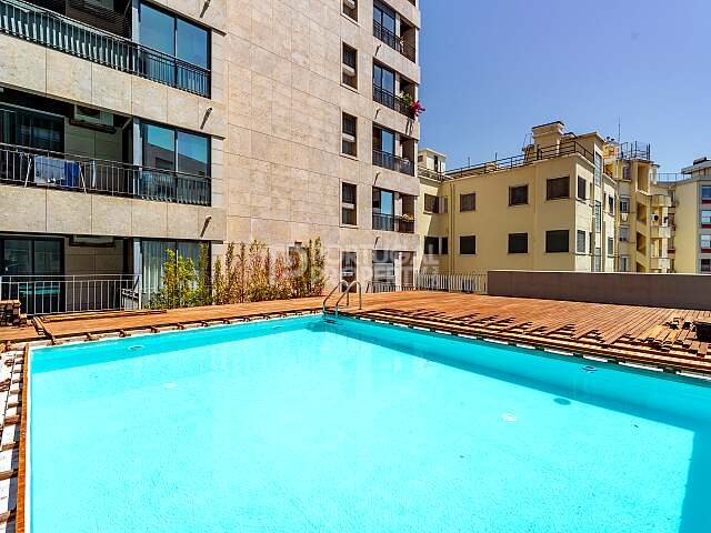 Zeitgenössische Zweizimmerwohnung mit Gemeinschaftspool im Stadtzentrum von Lissabon