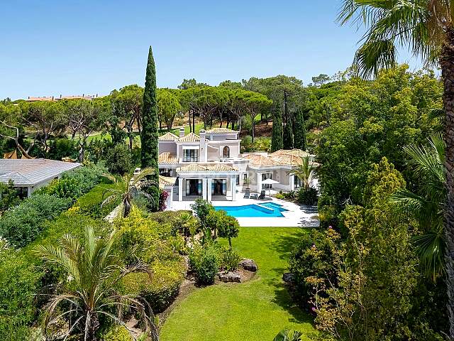 Exceptional Five-Bedroom Villa in Pinheiros Altos, Quinta do Lago