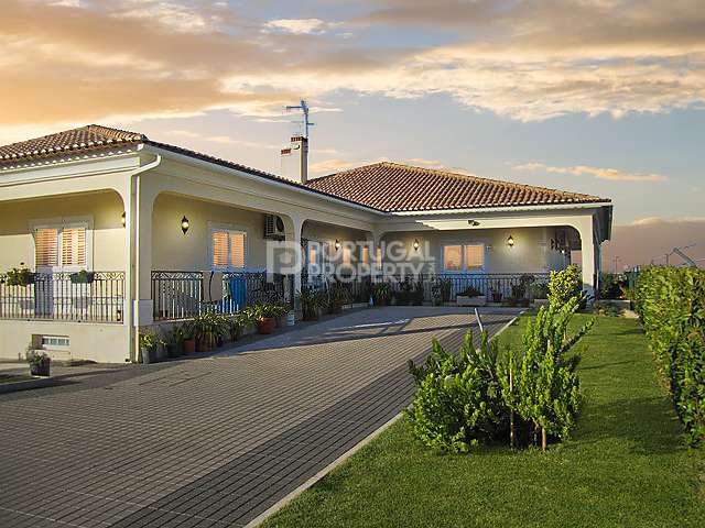 Traditionelle Villa mit 5 Schlafzimmern und Weinberg