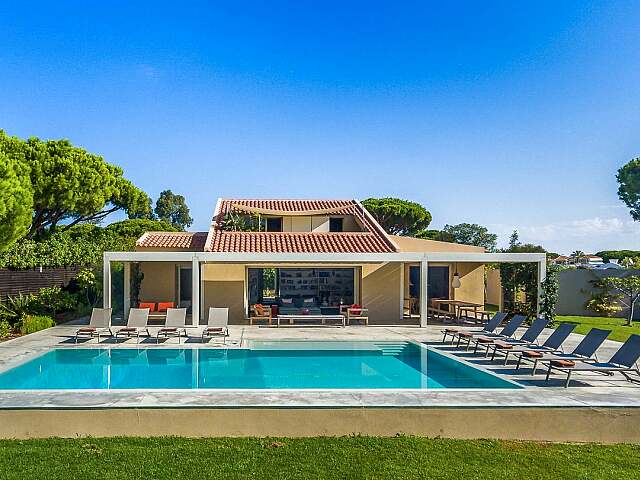 Artful and Contemporary Vale do Lobo Haven
