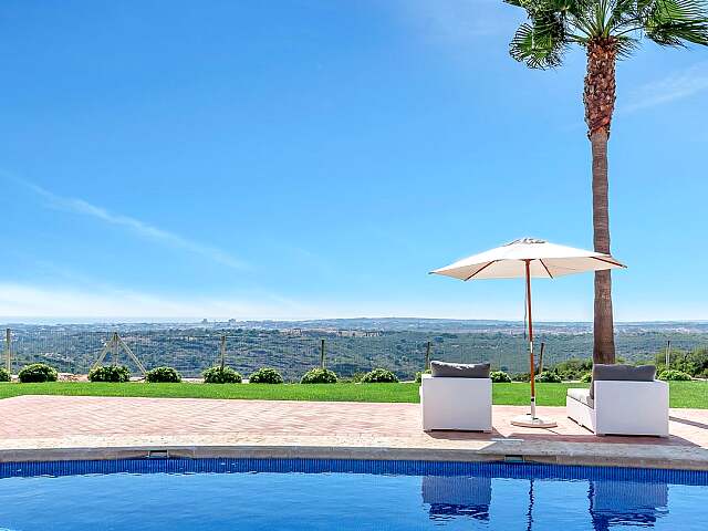 阿尔加维豪华住宅，带漂亮的庭院和露台