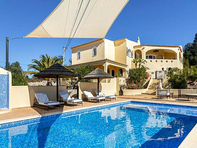 Casa de Aluguer de Luxo no Algarve com Piscina e Jardim Exótico