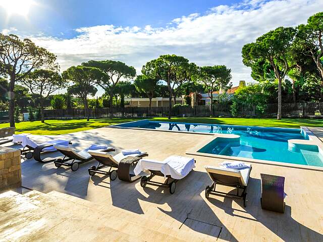 Vilamoura Oasis in 5 Bedroom Villa with Pool