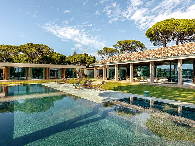 Peace & sophistication in the heart of VDL & QDL
