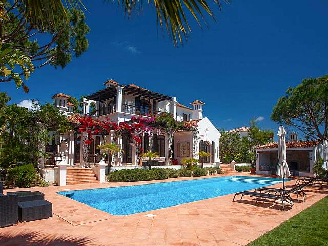 Luxuosa Casa Imersa em Tradição na Quinta do Lago