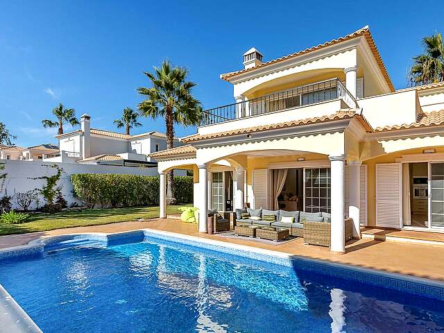 Belle simplicité dans cette villa de location à Vale do Lobo