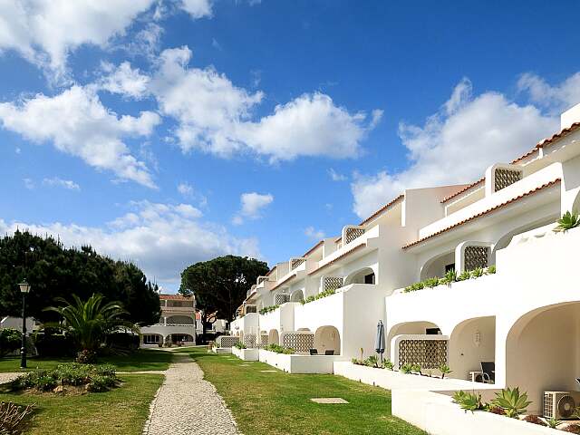 Vale do Lobo 2-br apartments in great location