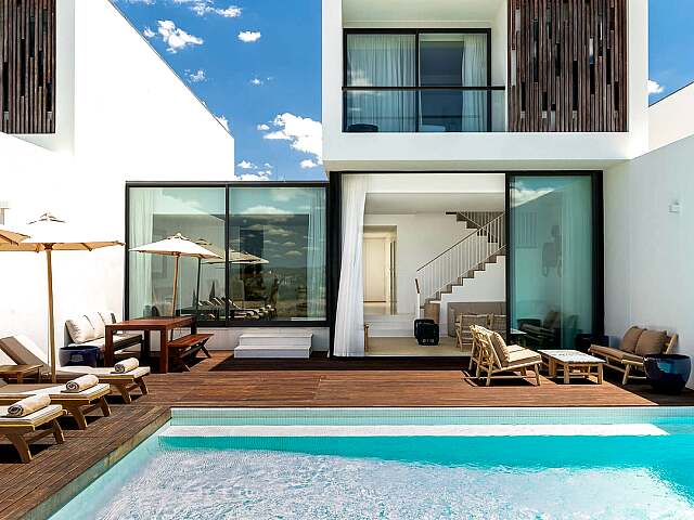 Evora Villa with Pool Offering 5-Star Facilities